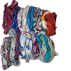 Scarf & Convertible Wrap Lot – 17 Pieces Mixed Prints & Styles